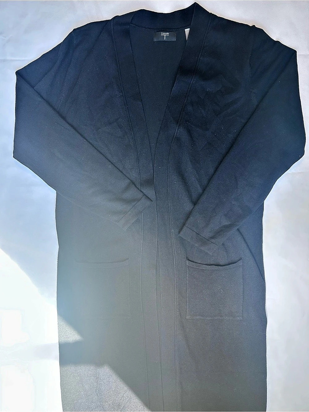 Tahari Long Open Front Vest in Black Large Like New